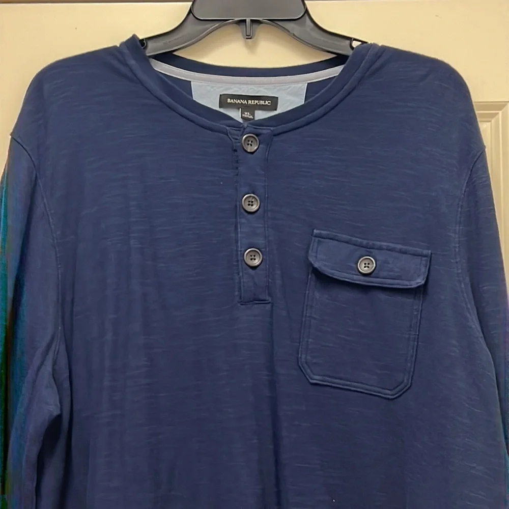 Banana Republic Men’s Long Sleeve Blue Henley, XL